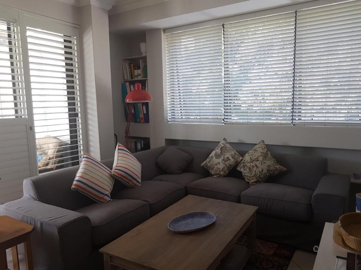 Modern, Centrally Located Dorp Street Apartment 斯泰伦博斯 外观 照片